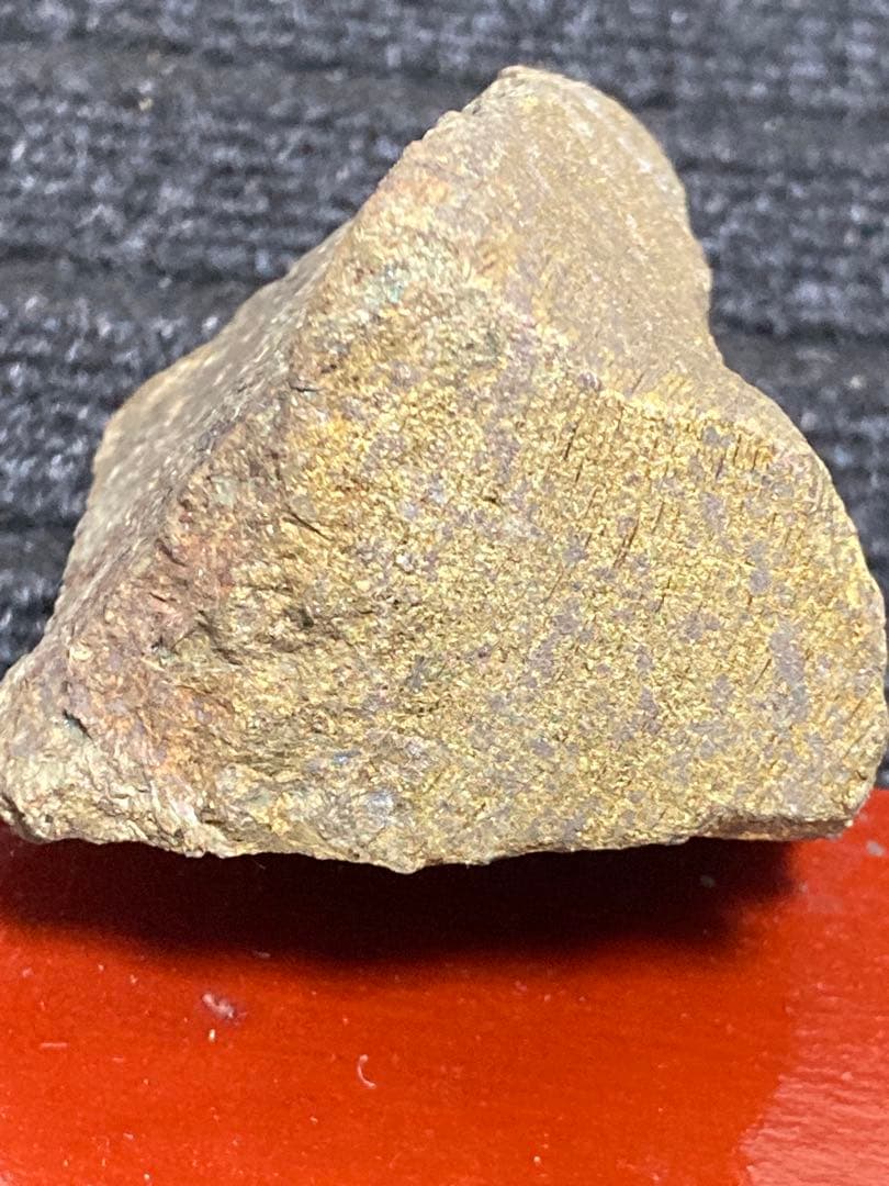 金鉱石　鉱物標本　鉱物