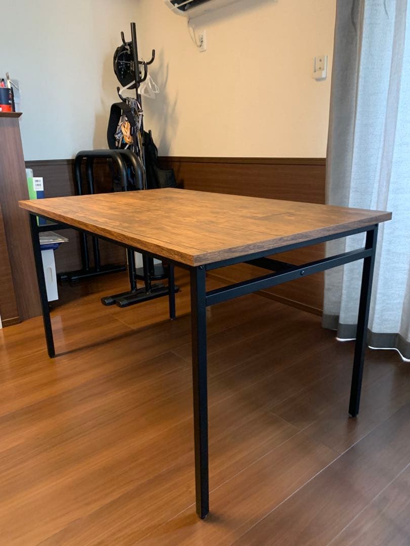 【相場より安いです！木目調、アンティーク風】ダイニングテーブル