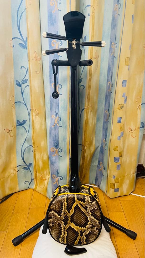 本皮 三線 美品！ケース+ウマ+バチ付き 沖縄三線