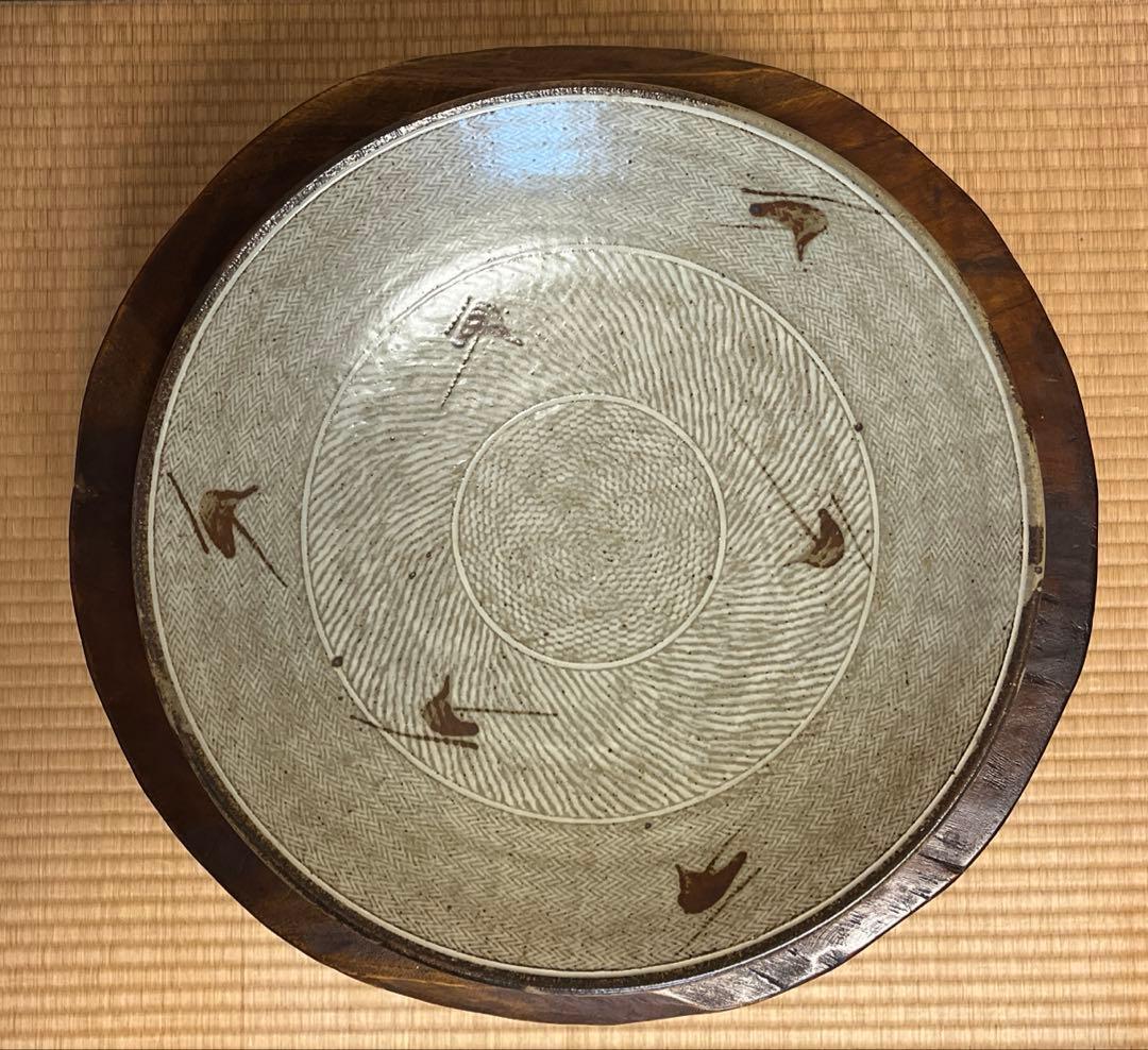 象嵌縄文皿　大皿　益子焼　島岡達三　人間国宝　箱付き　飾り台付き　未使用