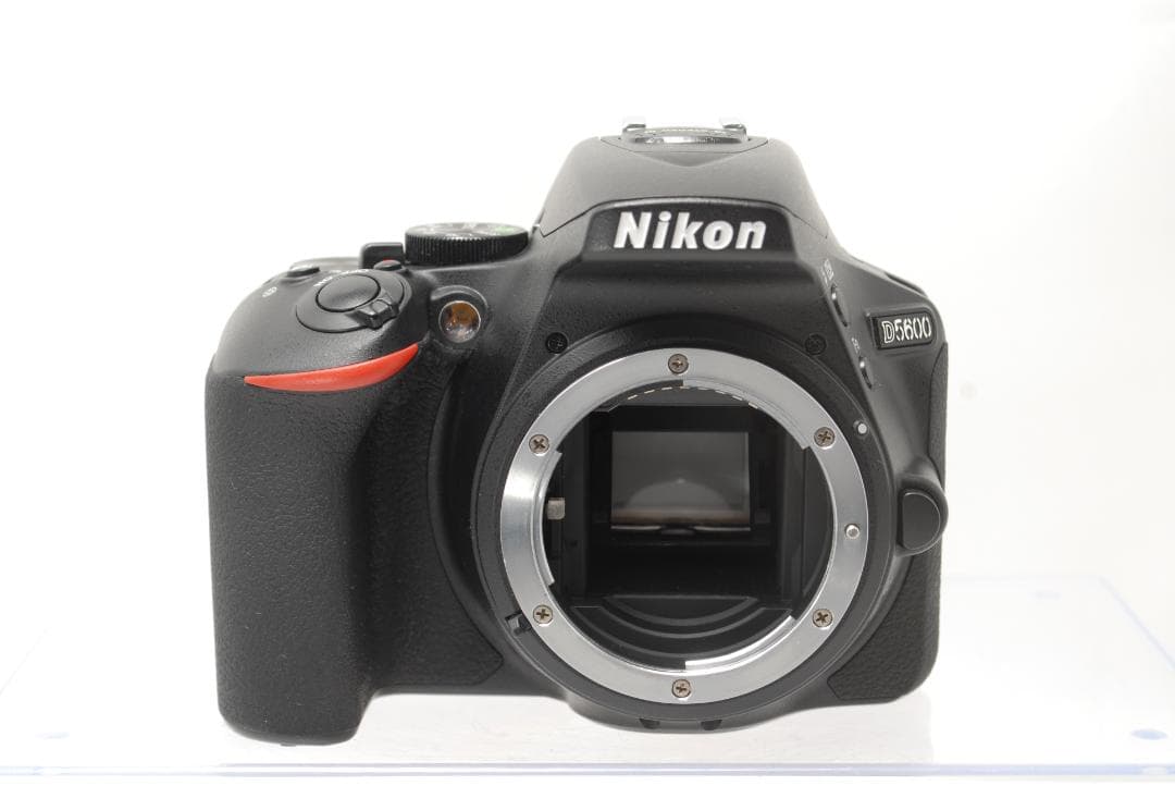 ☘️高画質✨自撮り楽々✨Wi-Fi搭載☘️Nikon D5600 望遠ダブル