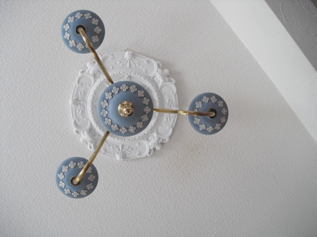 イギリスアンティーク 陶器 真鍮 3灯 シャンデリア