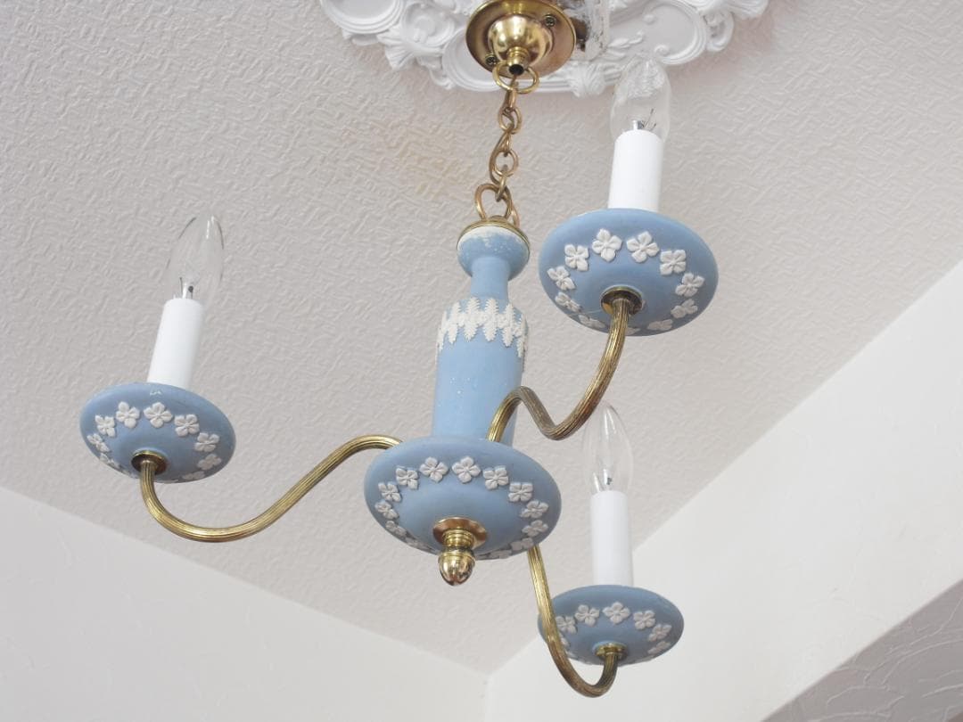 イギリスアンティーク 陶器 真鍮 3灯 シャンデリア