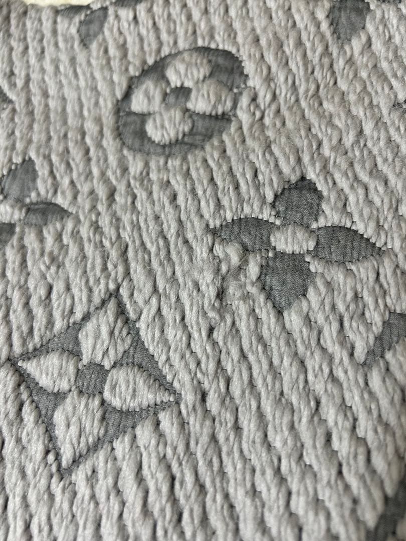 ルイヴィトン マフラー グレー