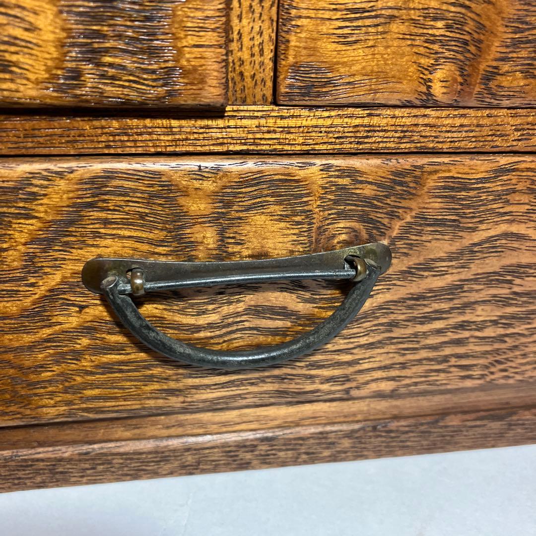 最小サイズの骨董時代物針箱（表面：欅、内側：桐）