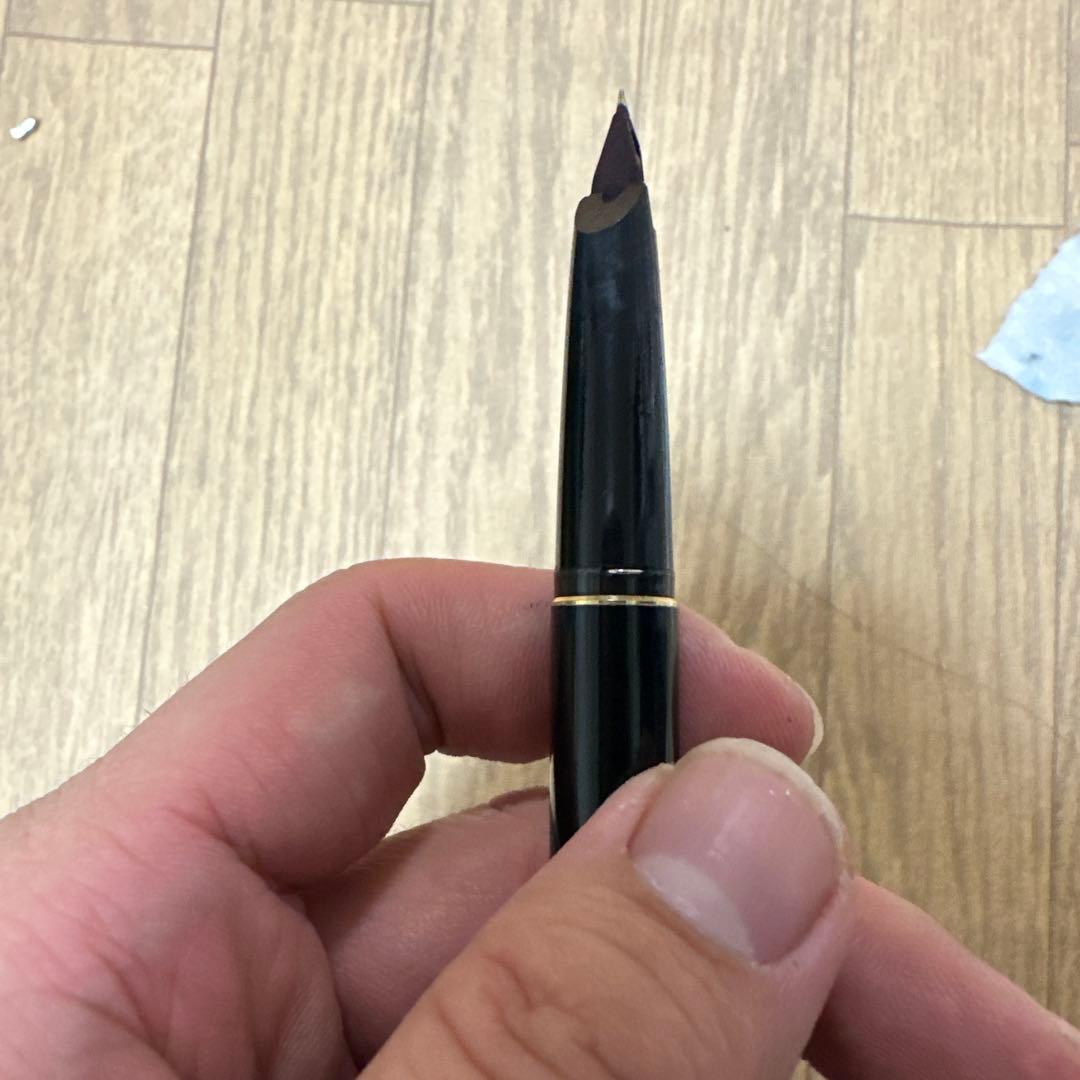 モンブラン 万年筆 黒と金