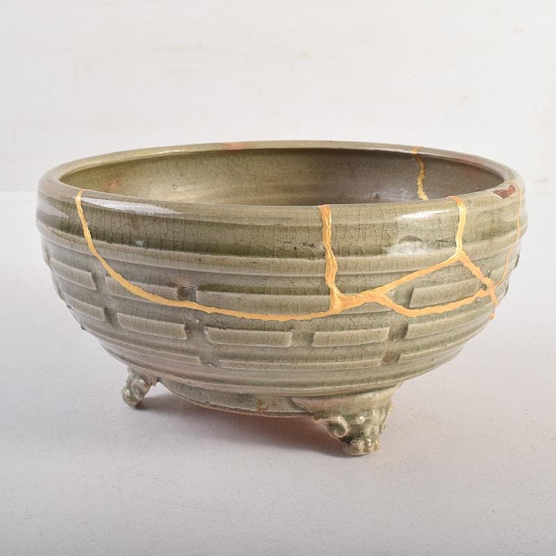 中国　龍泉窯　青磁　刻線文　三つ足香炉　C　R8788