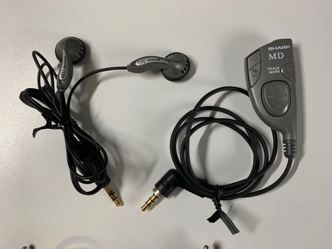 SHARP ポータブルMDレコーダー MD-MS100-S （中古品）
