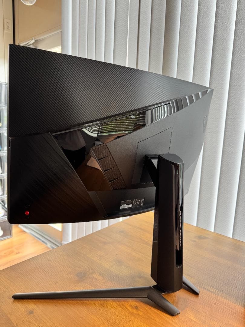 ゲーミングモニターMSI ARTYMIS 323CQR 湾曲ディスプレ WQHD