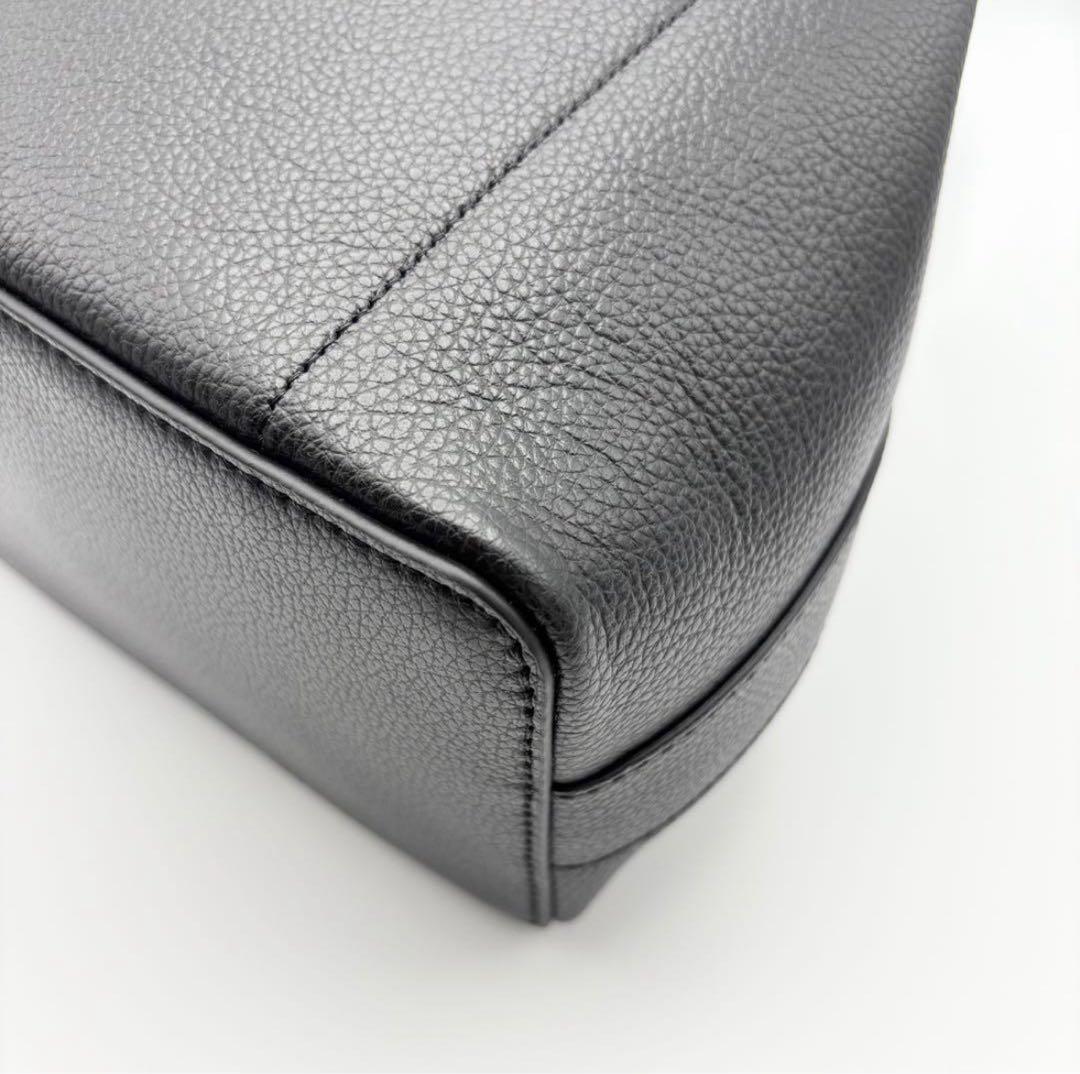 にゃん　FURLA ブラック 巾着バッグ