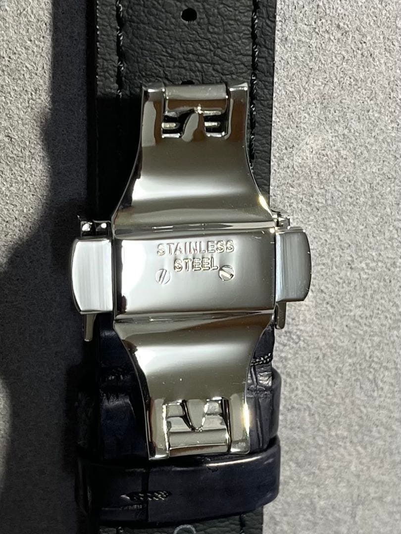 knot クロコダイルレザーバンド パティーナ仕上げ グレー Dバックル付