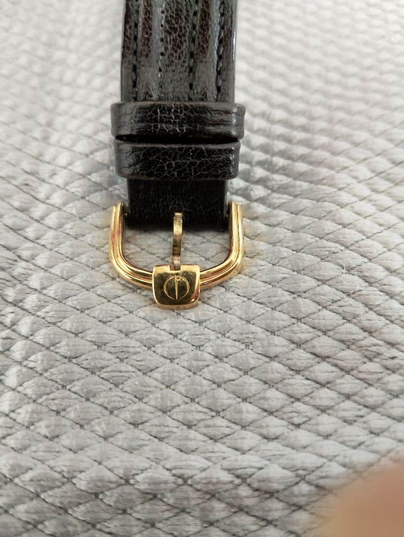 Dunhill ダンヒル　メンズ腕時計 クォーツ　純正ベルト　電池新品　稼働品