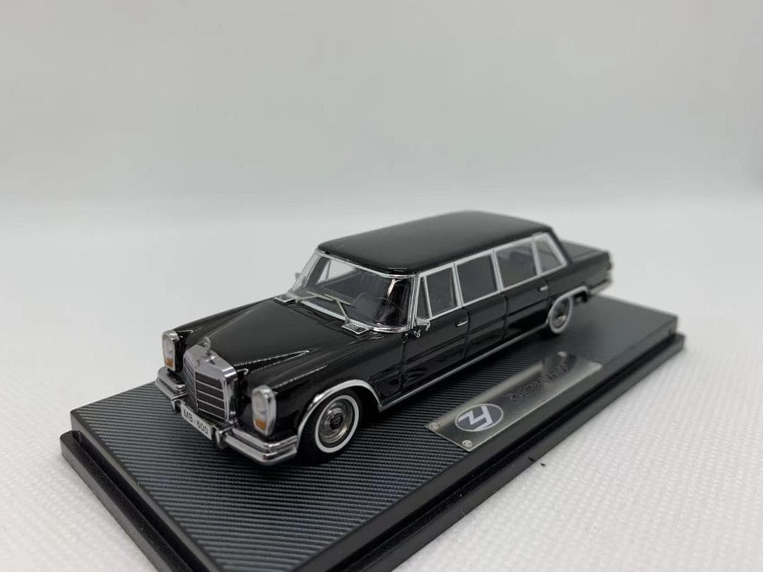 4R-004 メルセデスベンツ 1/64 プルマン W100 ブラック