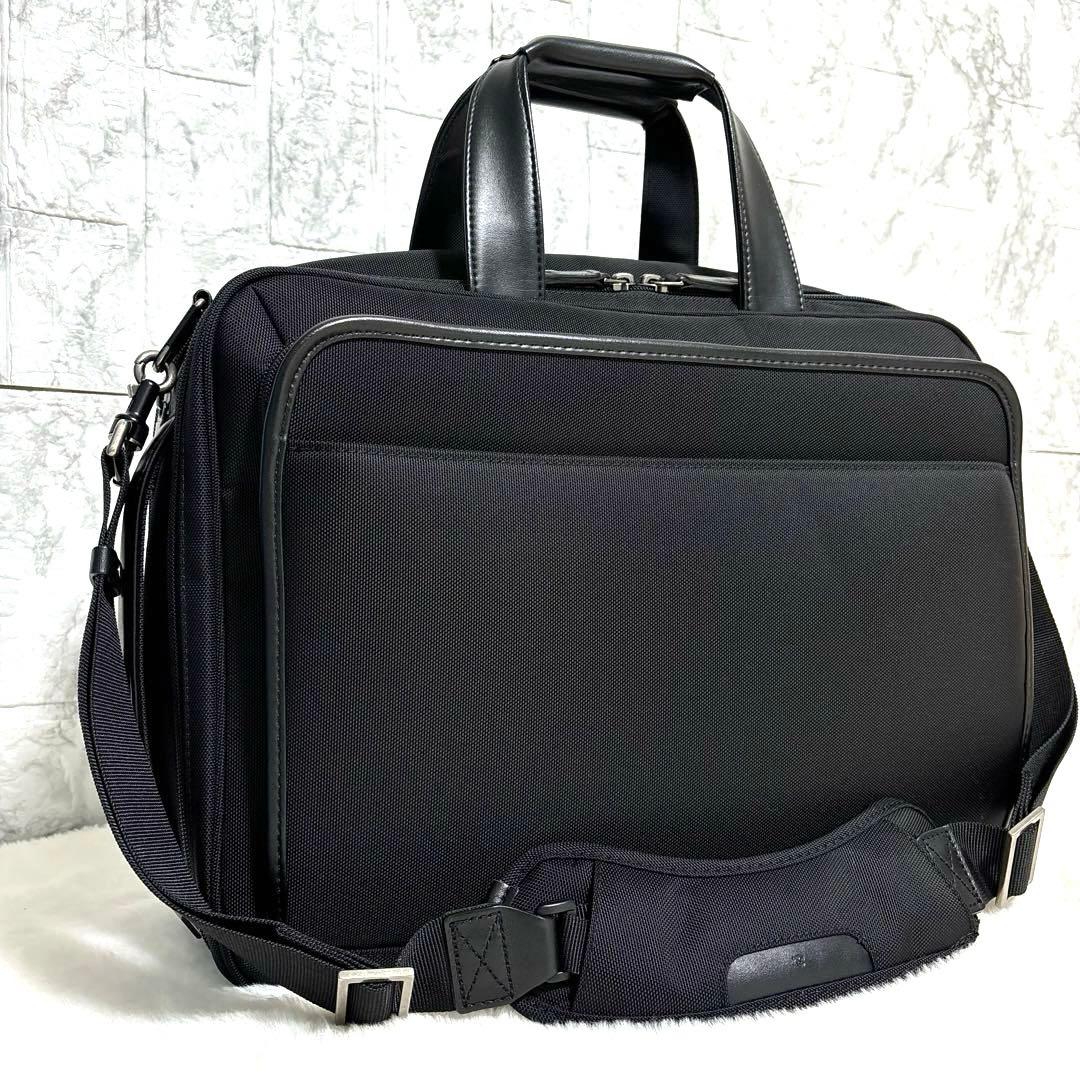 未使用級✨ ace. ビジネスバッグ　PC収納　2way 大容量　A4 B4