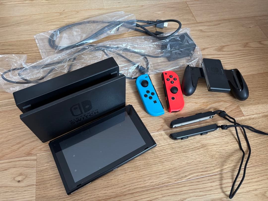 【美品】Nintendo Switch 本体 ネオンブルー/ネオンレッド