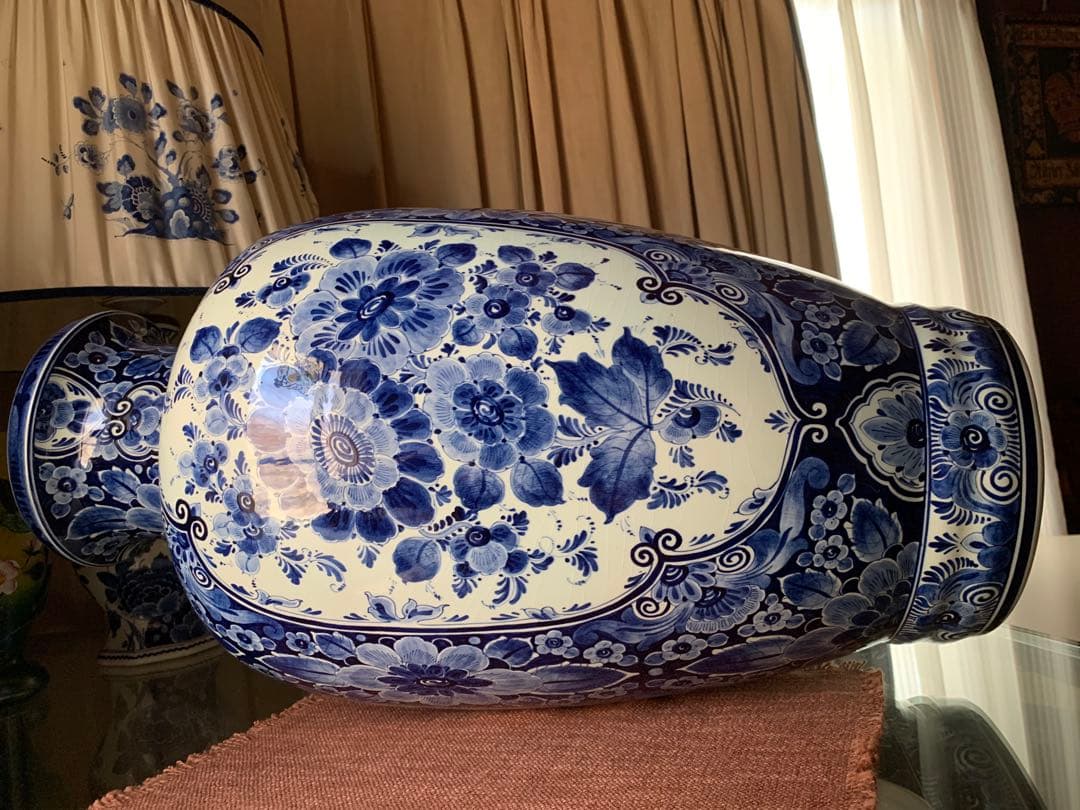 ロイヤルデルフト　破格！オランダのビンテージ超大型花瓶で細かく描き込まれた美術品