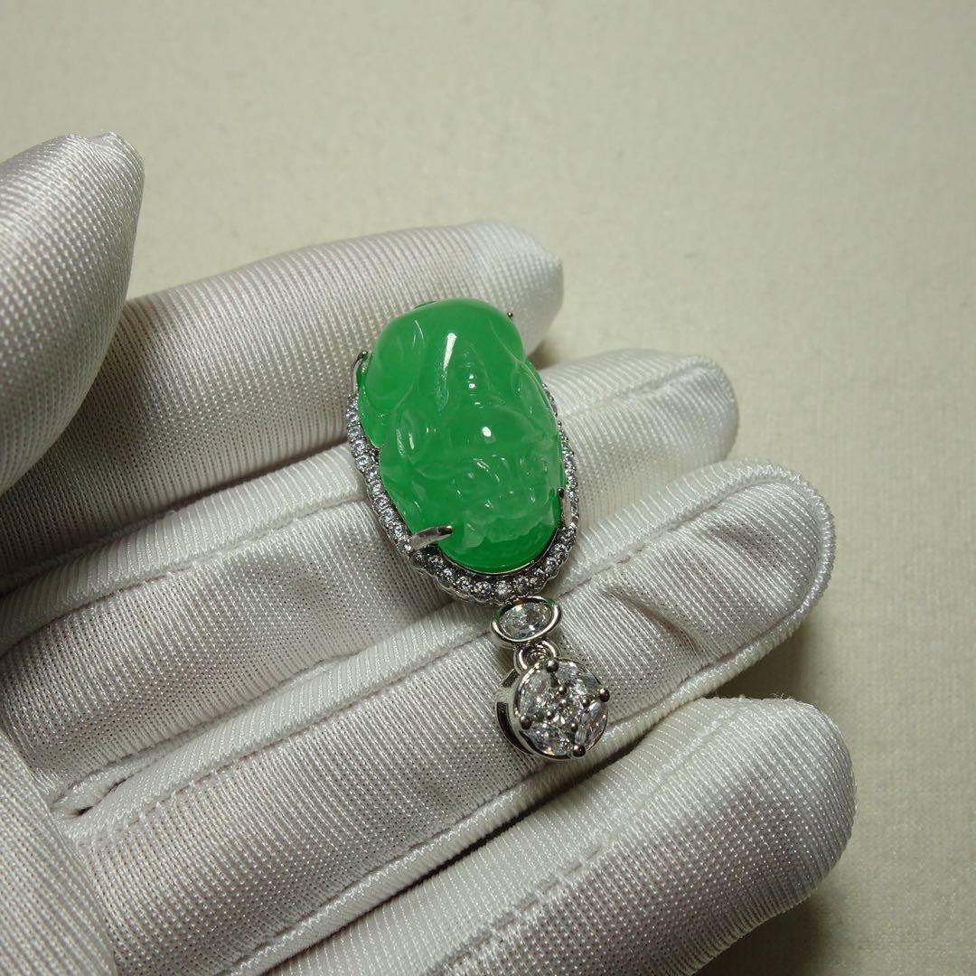 翡翠 満緑 貔貅ペンダント 天然石 中国古美術 玉彫 コレクション C1A048