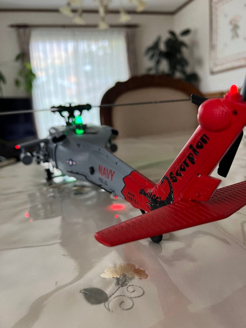 ラジコンヘリコプター　YUXIANG F09(UH-60 Sea Hawk)