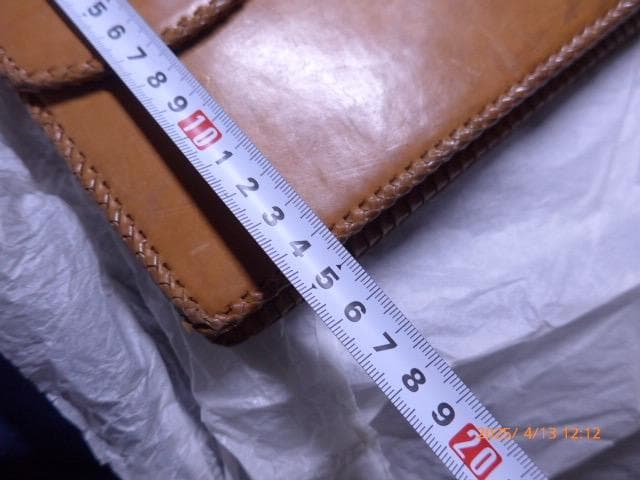 貴重、文化勲章受章の皮革工芸家　大久保婦久子の和服用のバッグ　個展に出品したもの