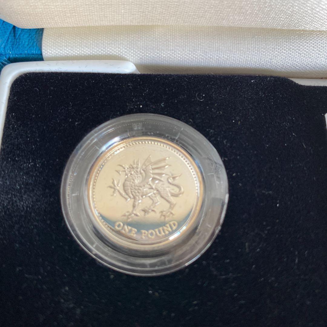 イギリス　1ポンド ピエフォー　2000年　ドラゴン