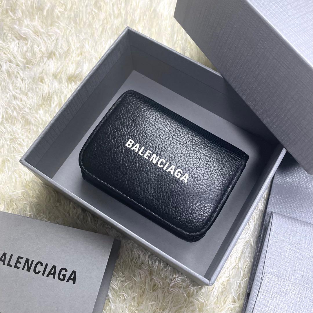 付属品完備 バレンシアガ エブリデイ 三つ折り財布 コンパクト シボ皮 ブラック