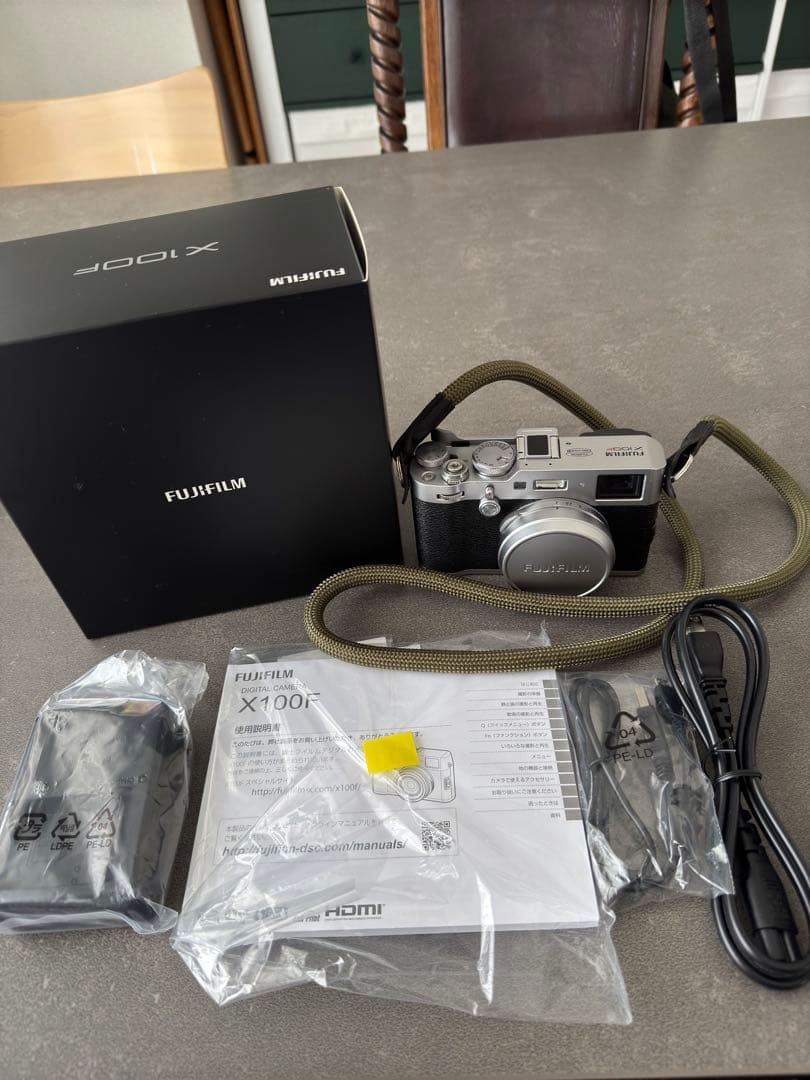 【シャッター9200回!】Fujifilm X100F シルバー おまけ付