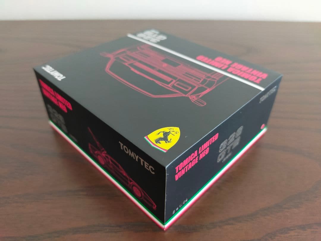 トミカリミテッドヴィンテージネオ フェラーリ 328 GTB (後期型)