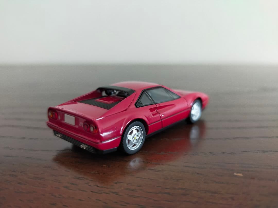 トミカリミテッドヴィンテージネオ フェラーリ 328 GTB (後期型)