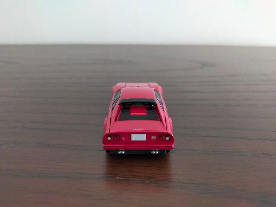 トミカリミテッドヴィンテージネオ フェラーリ 328 GTB (後期型)