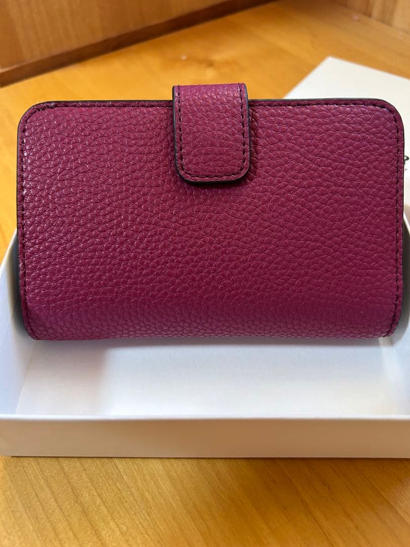 FURLA ダークピンク折り財布