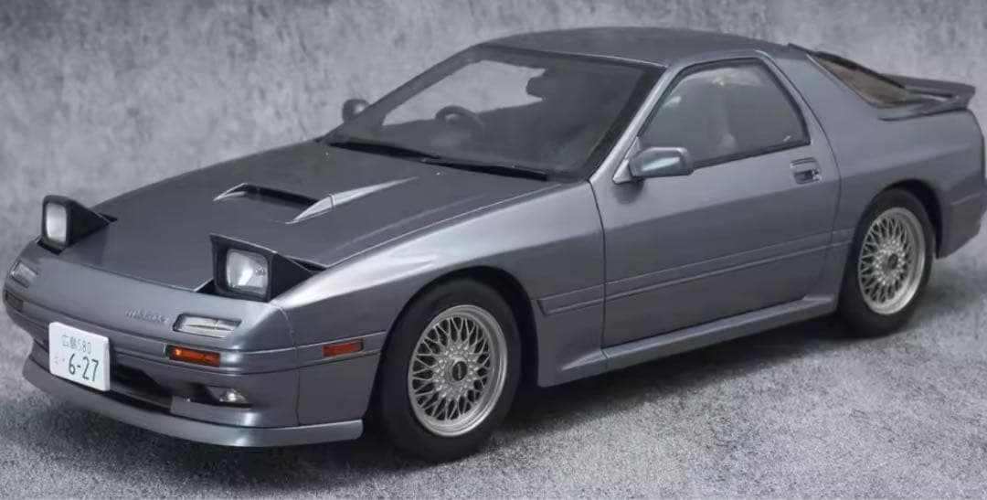 Mazda FC RX-7 1/18スケール ミニカー グレー