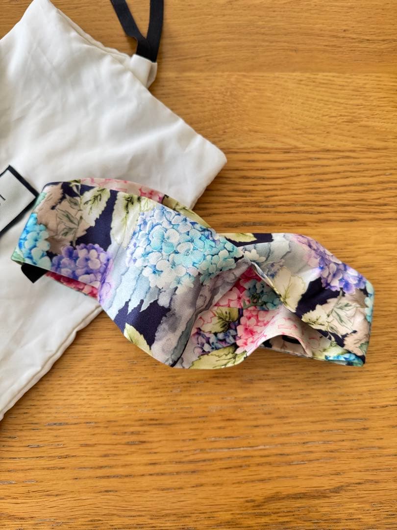 GUCCI フラワープリント ヘアバンド　紫陽花