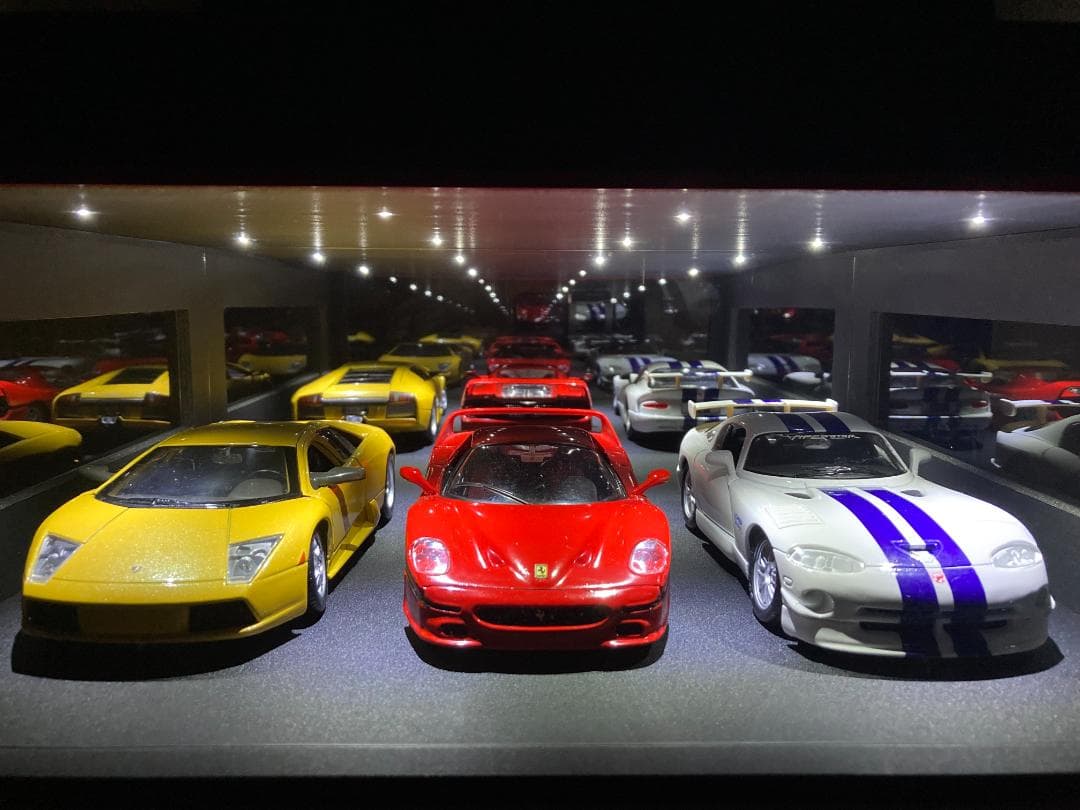 ミニカー用ジオラマ：1/18(1/24)ショールームタイプガレージ／週末SALE