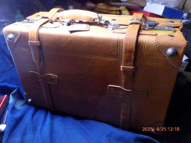 貴重「賢治のトランク」鞄 角川書店の宮沢賢治フェアの時のもので非売品