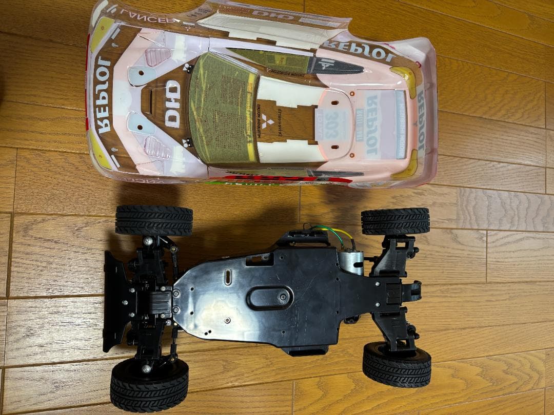 ☆☆タミヤ『スポーツランサー』1/10 RC　シャーシ＆ボディ　少々難あり