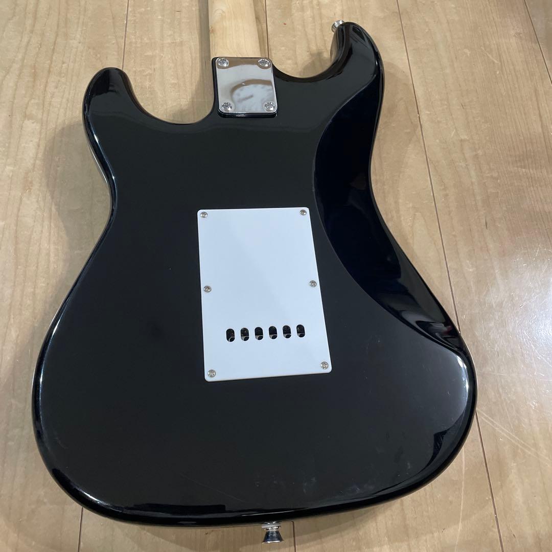 新型　フォトジェニック　ストラトキャスタータイプ　弦高調整済み　です