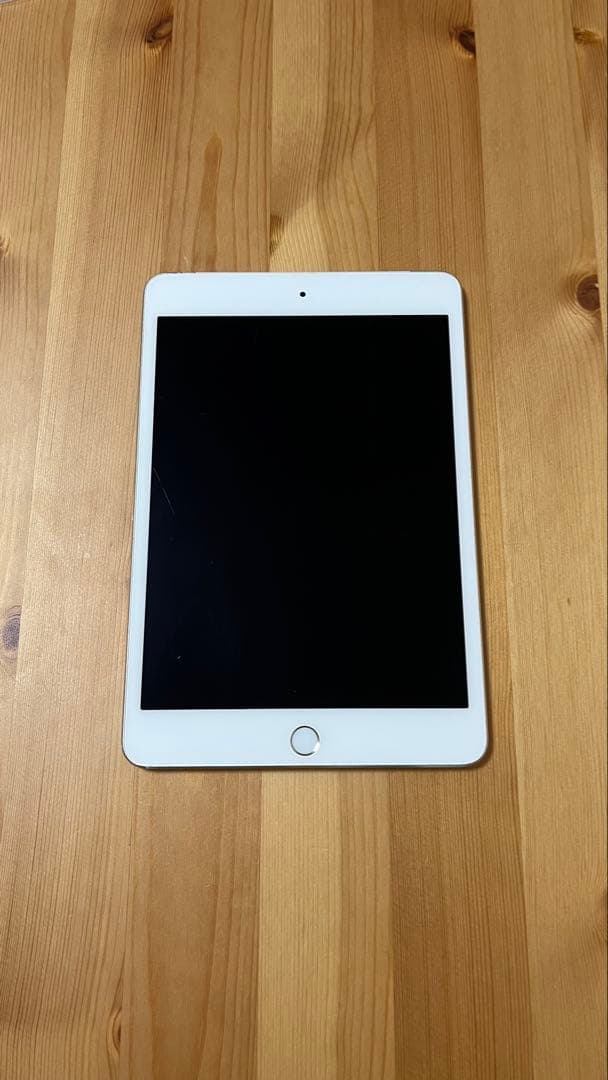 Apple iPad mini 4シルバー 7.9インチ 本体