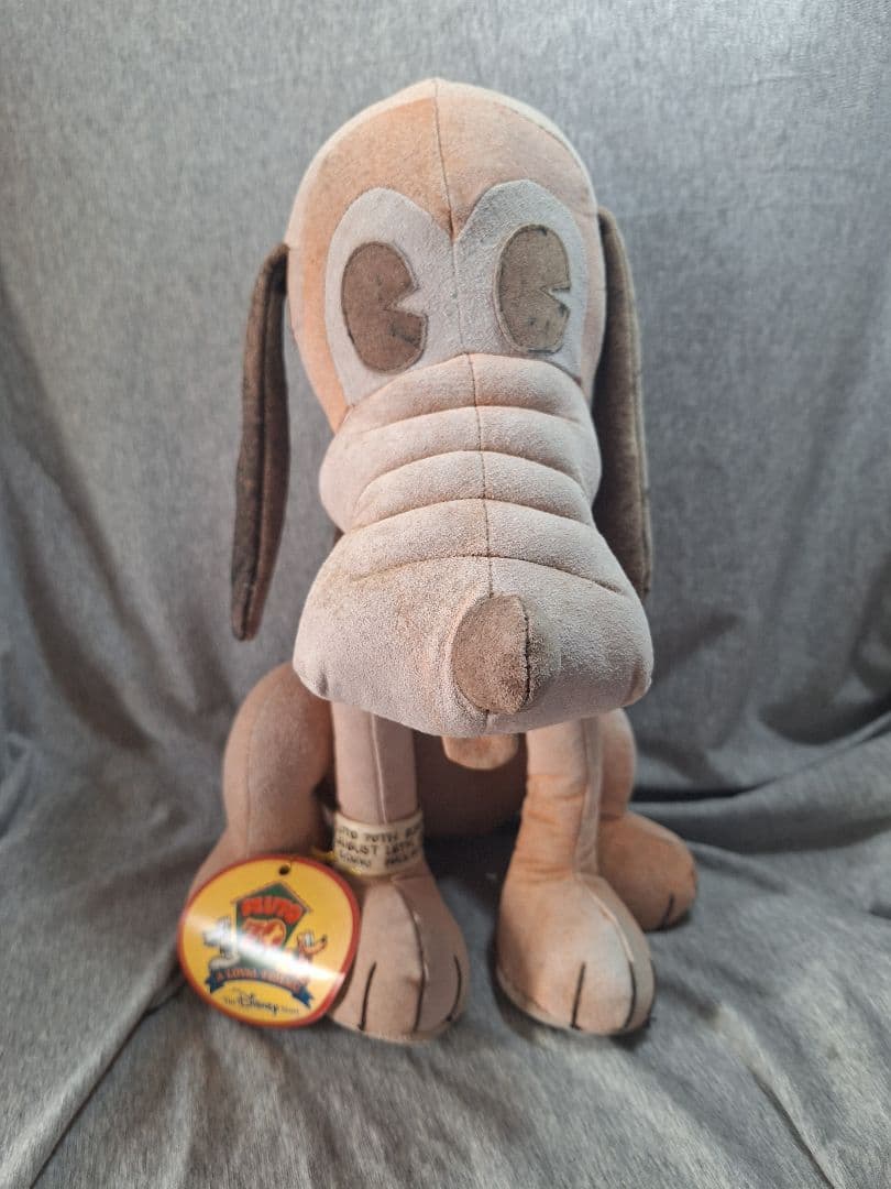 レア ディズニー ストア 限定 プルート 70周年 シリアルナンバー入り 希少