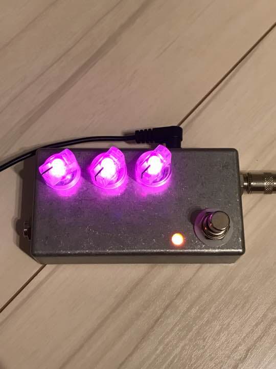 ジャンク　ギター エフェクター 歪み系 光るノブ 中古