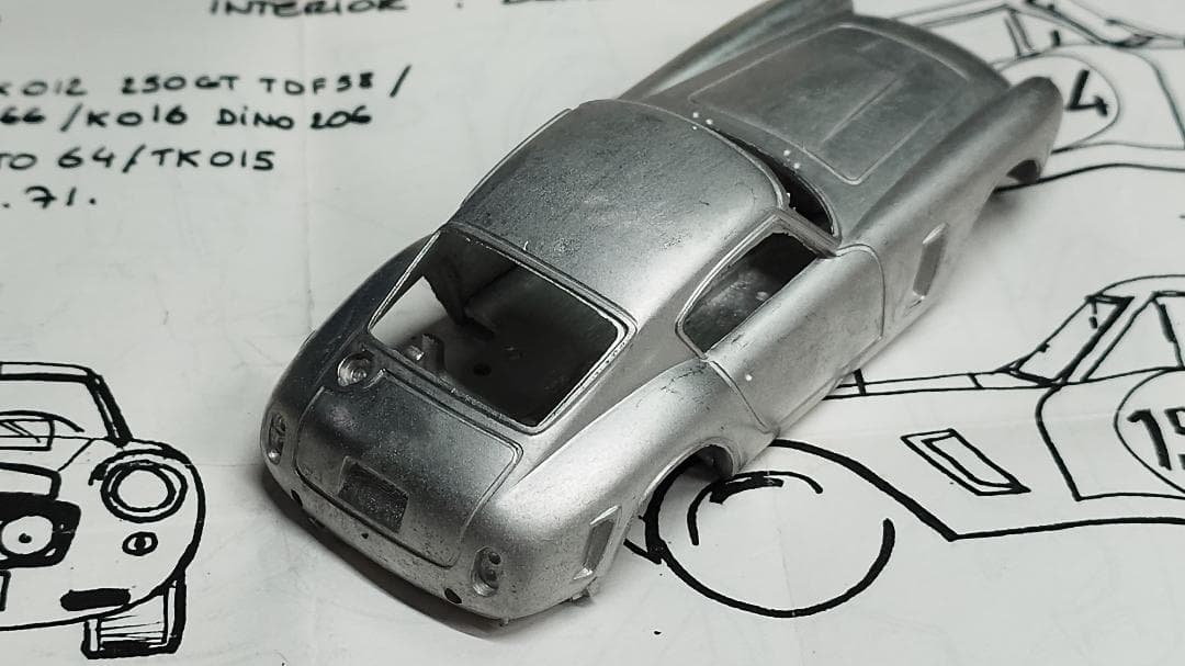 d*9様 Ferrari 250 SWB 1/43メタルキット。