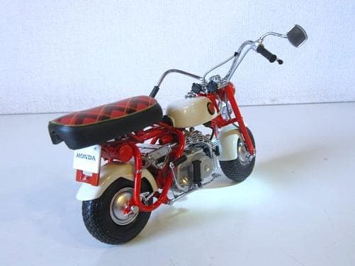 EBBRO (1/10) ホンダ Monkey Z50M