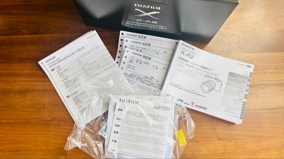 【美品】Fujifilm X-A2 カメラ 2本レンズ付き+バッテリー2個付き