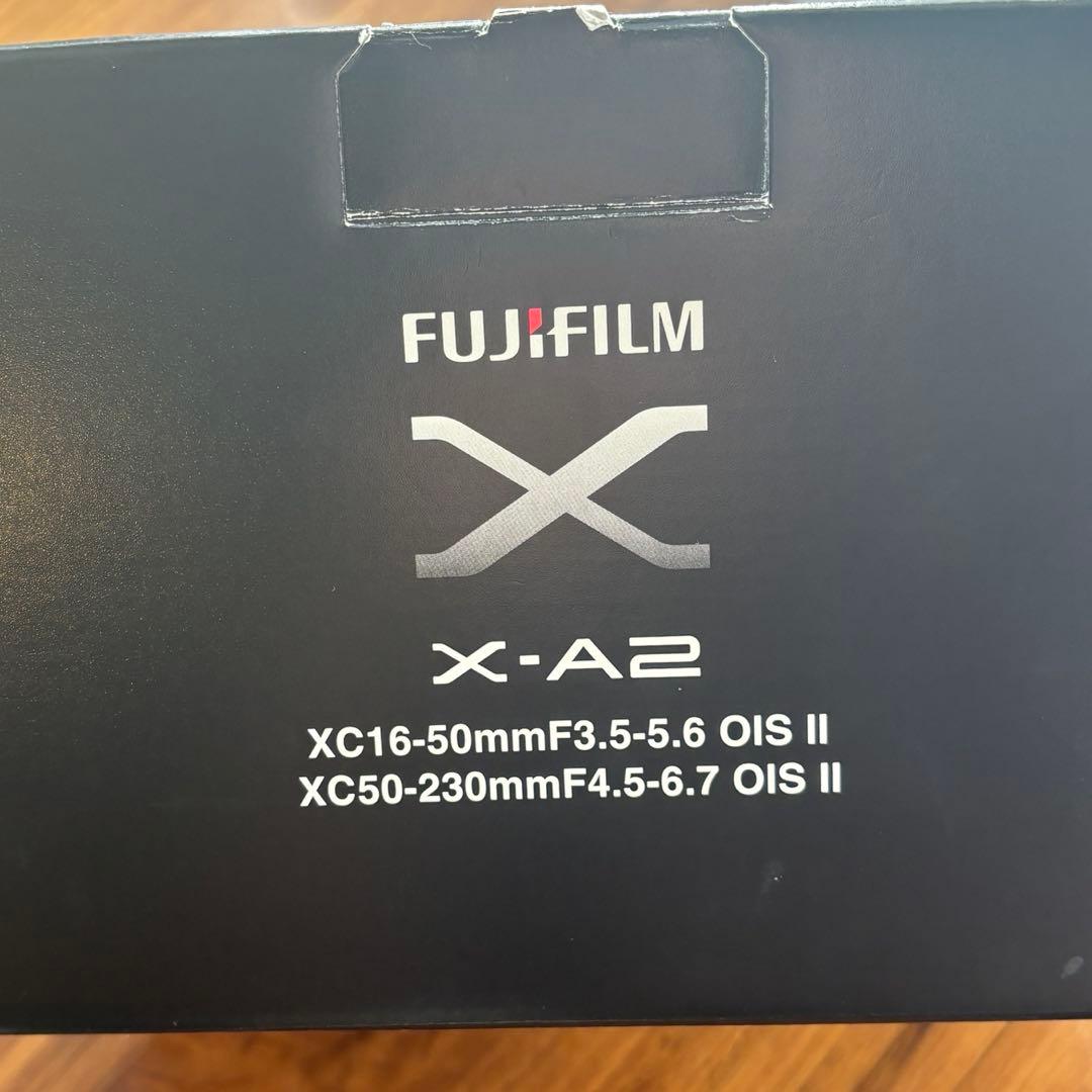 【美品】Fujifilm X-A2 カメラ 2本レンズ付き+バッテリー2個付き