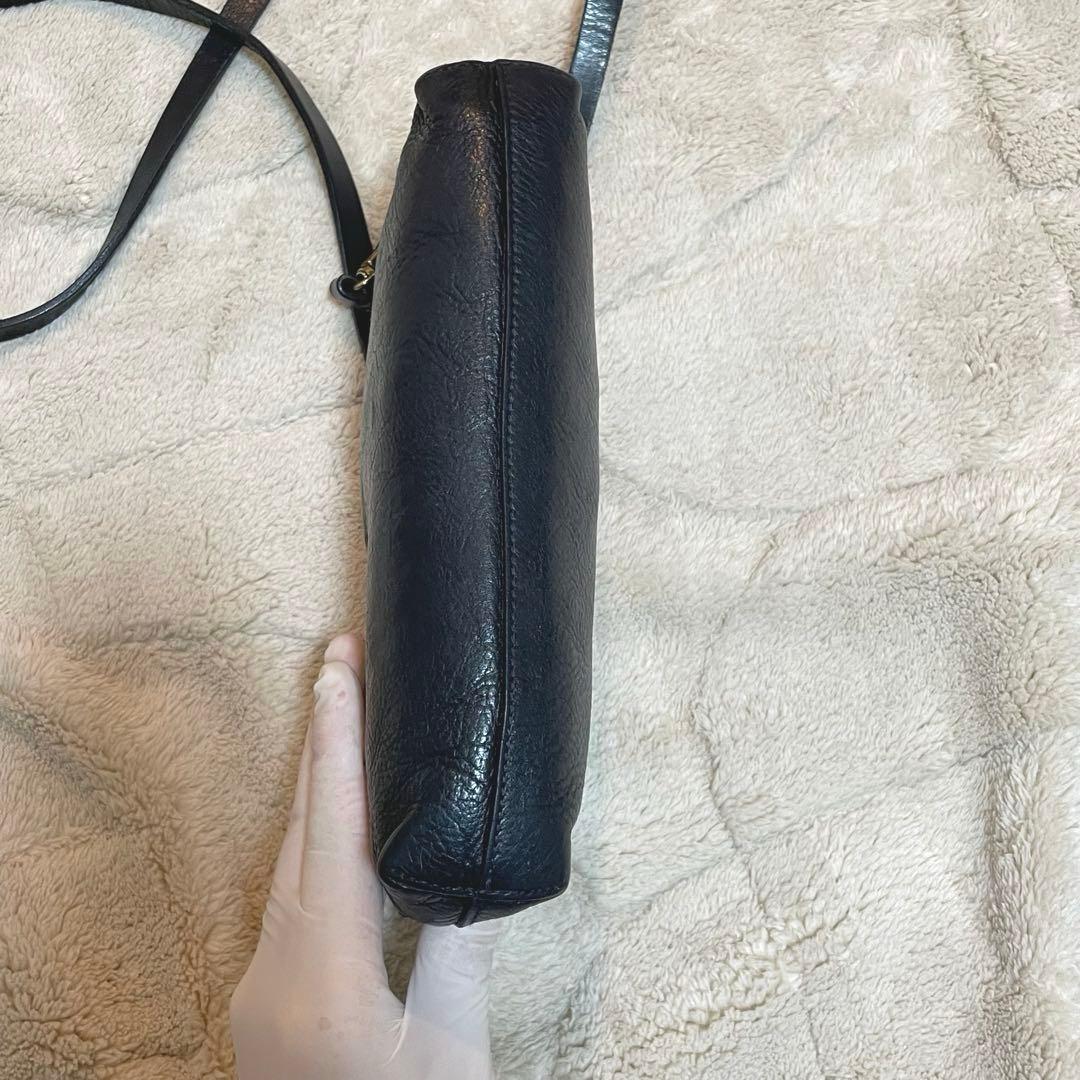 極美品✨イルビゾンテ 現行タグ ショルダーバッグ サコッシュ レザー ブラック