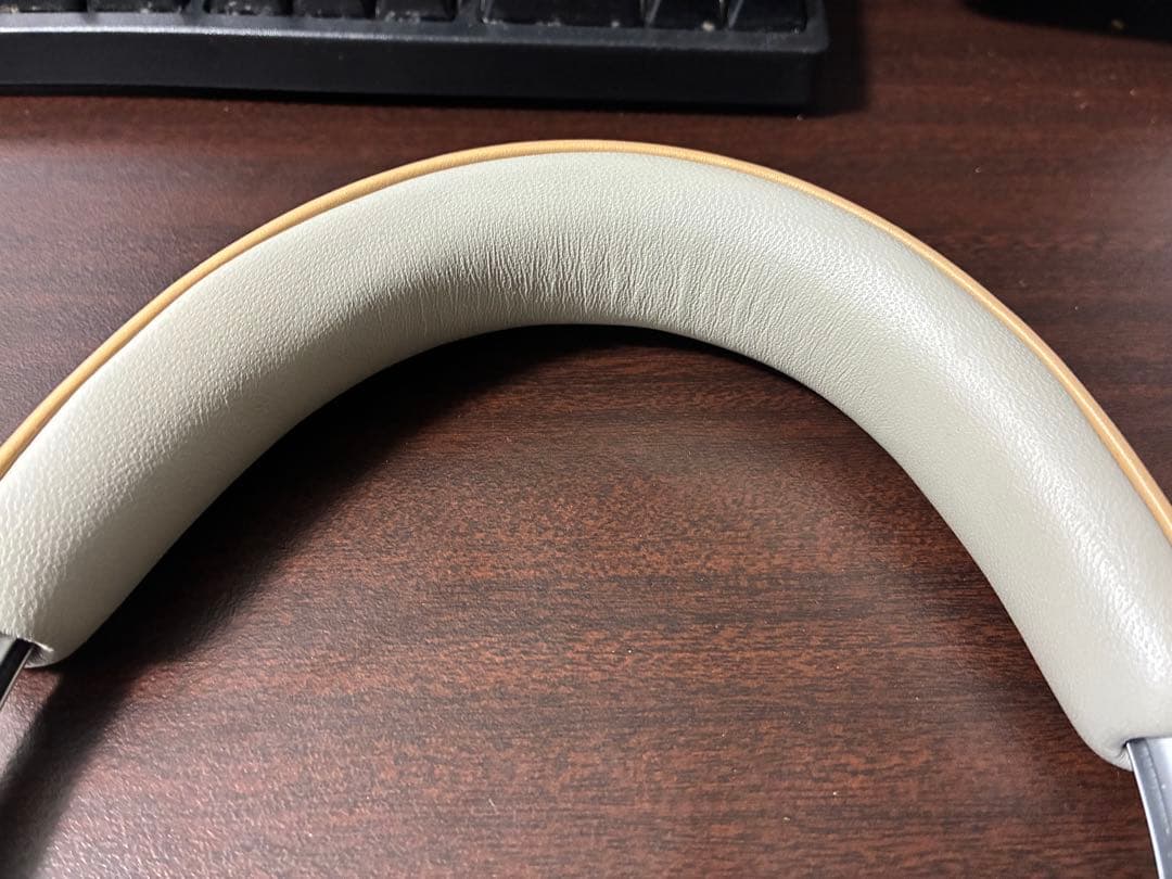 Bowers & Wilkins Px8 ワイヤレスヘッドフォン