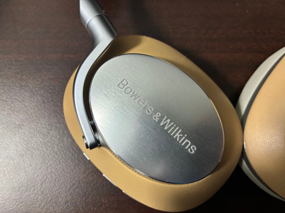 Bowers & Wilkins Px8 ワイヤレスヘッドフォン