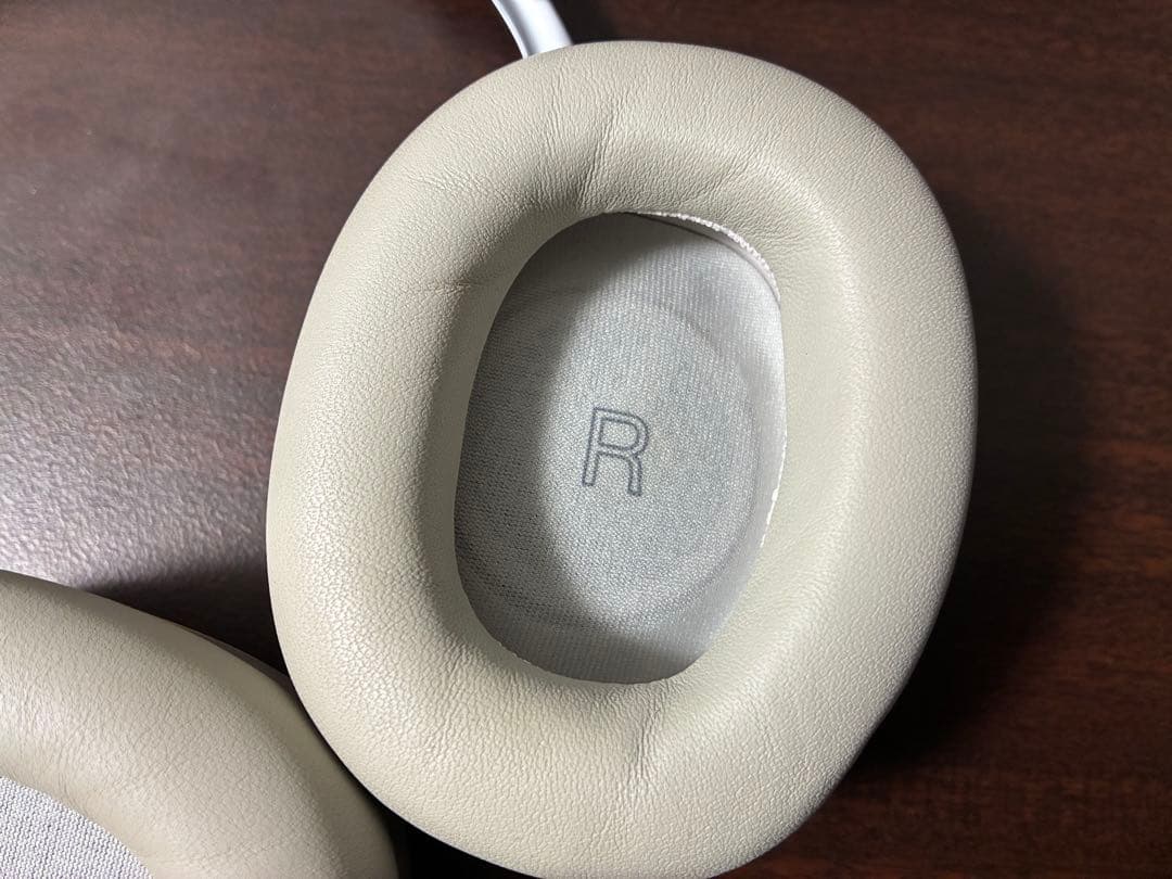 Bowers & Wilkins Px8 ワイヤレスヘッドフォン