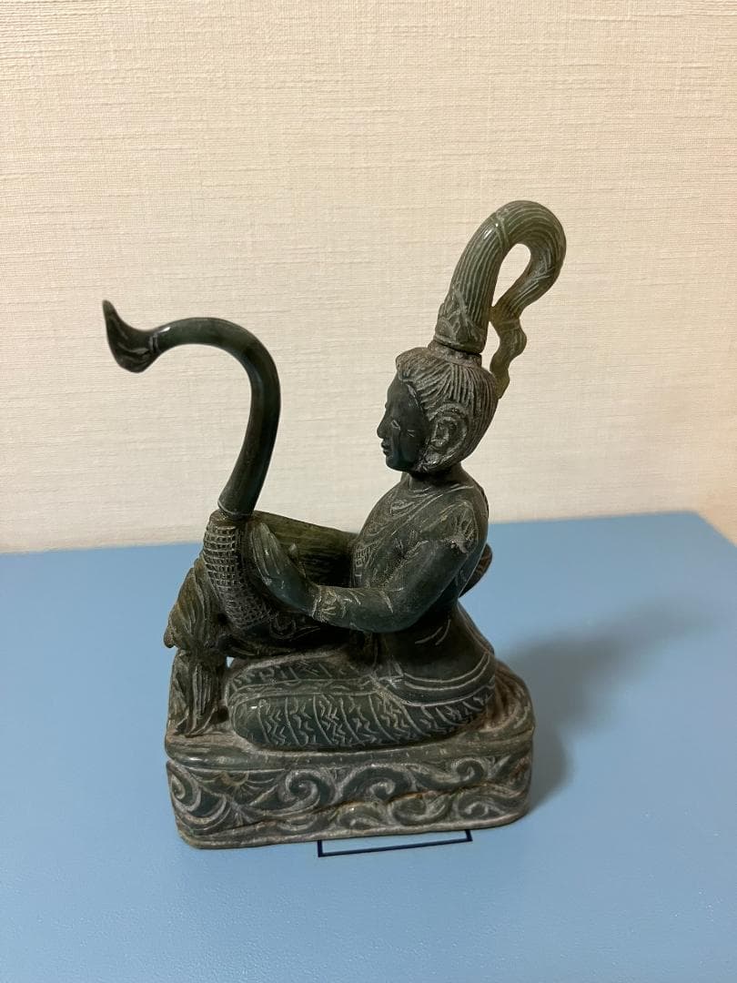 翡翠原石彫刻 703g　アンティーク美術工芸品