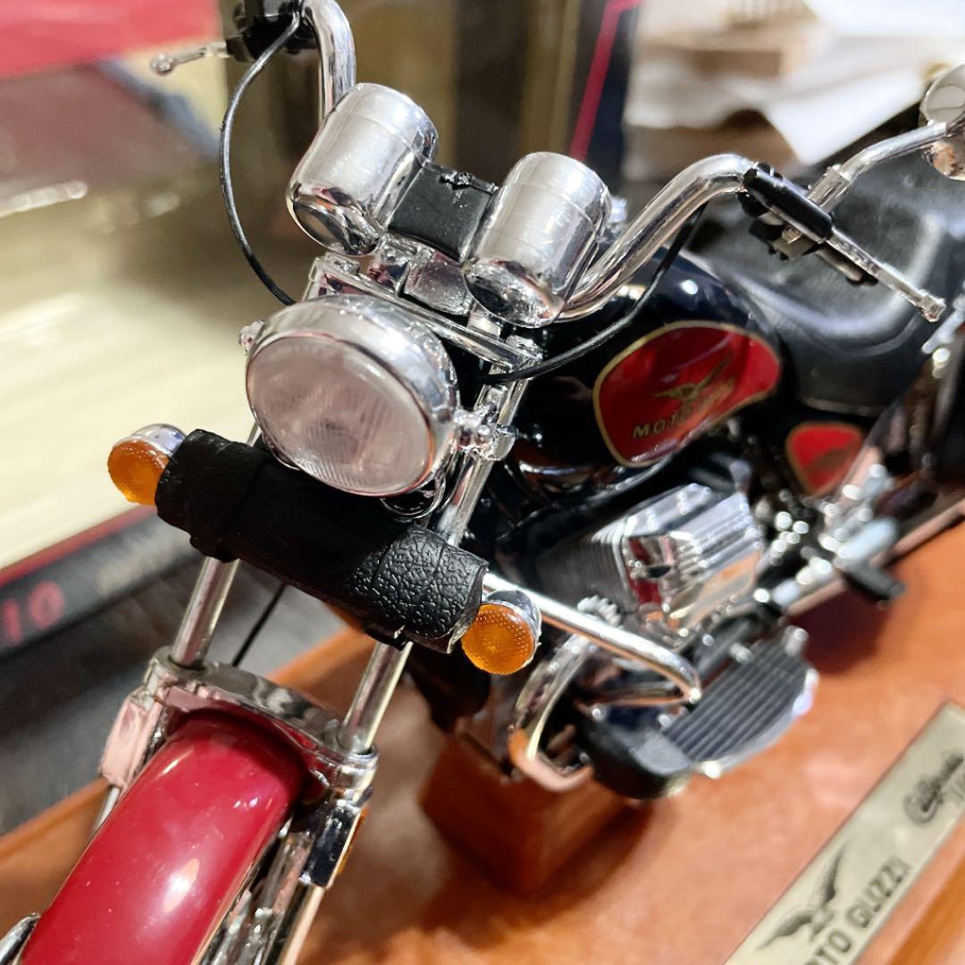 バイク模型　motoguzzi