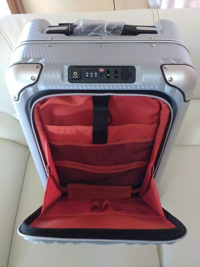 ☆新品☆未使用品☆　レジェンドウォーカー・スーツケース（6209-50）シルバー